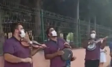 Hatay’da korona virüse yakalanan okul müdürüne müzikle moral verdiler