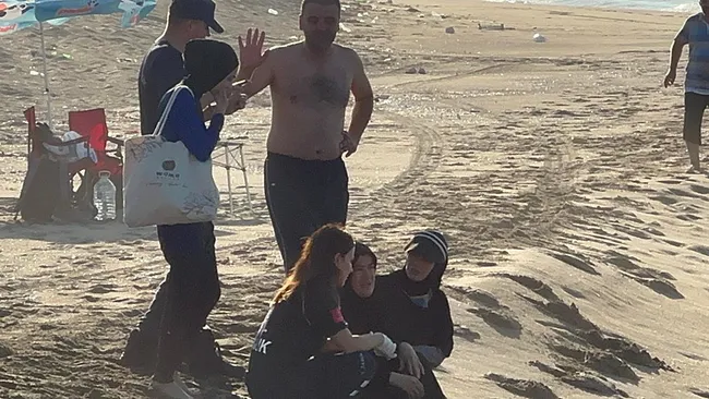 ailesiyle-birlikte-denize-girmisti-16-yasindaki-efe-bogularak-can-verdi-1754764002223.jpeg