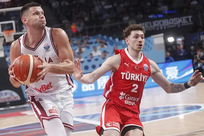 son-dakika-haberi-a-milli-basketbol-takimi-eurobaskette-letonyayi-maglup-etti-1756314253763.jpeg