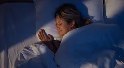 Bilim insanları çözümü buldu! Bu şekilde uyumak depresyonu yüzde 41 azaltıyor