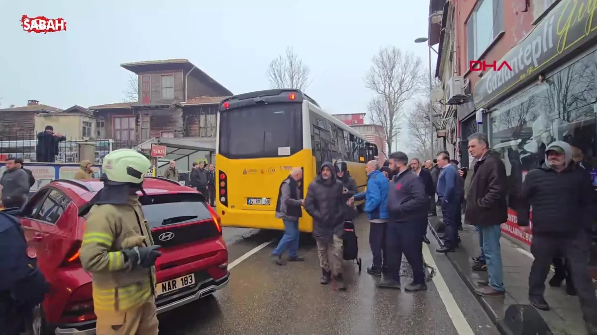 Beykoz’da İETT otobüsleri kafa kafaya böyle çarpıştı: 7 yaralı! | Video videosunu izle Beykoz’da İETT otobüsleri kafa kafaya böyle çarpıştı: 7 yaralı! | Video videosunu izle
