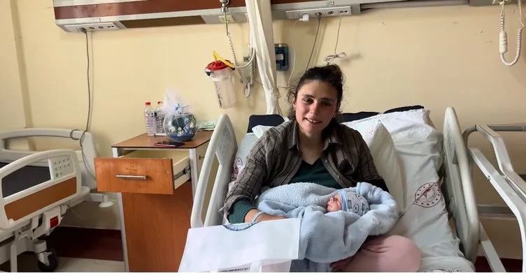 Anneler Günü‘ün ilk bebeğini Emniyet Müdürü Şener ziyaret etti