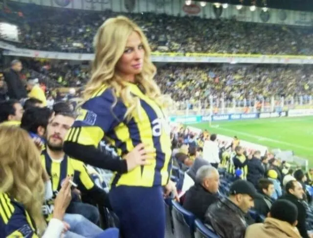&#220;nl&#252;ler hangi takımı tutuyor?