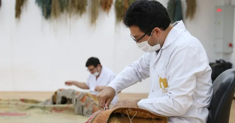 Dolmabahçe Sarayı’nın 119 yıllık 1 tonluk halısı restore ediliyor