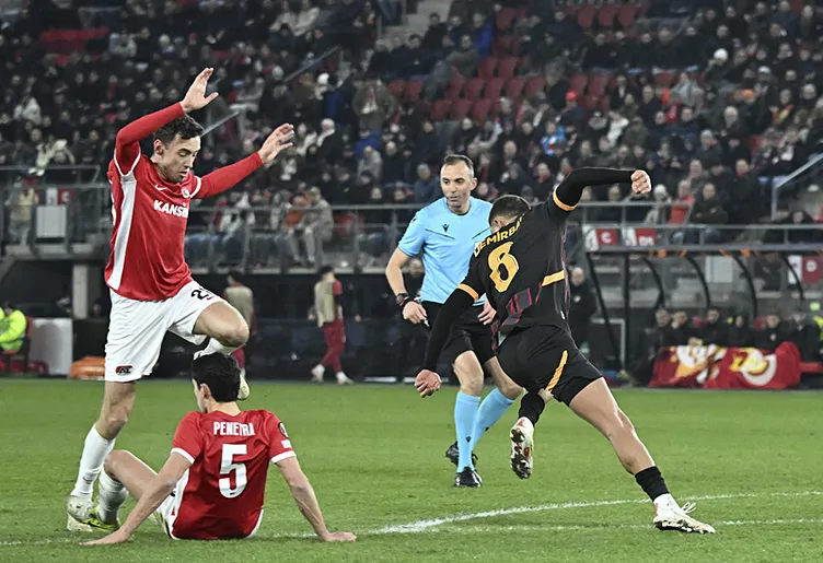 Son dakika haberi: Galatasaray’ın AZ Alkmaar mağlubiyeti sonrası ağır eleştiri: Bu bir ihanettir