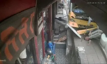 İETT otobüsü kaldırımdakilere çarptı: 2 yaralı