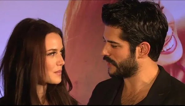 Burak Özçivit ve Fahriye Evcen Afrika tatilinde!