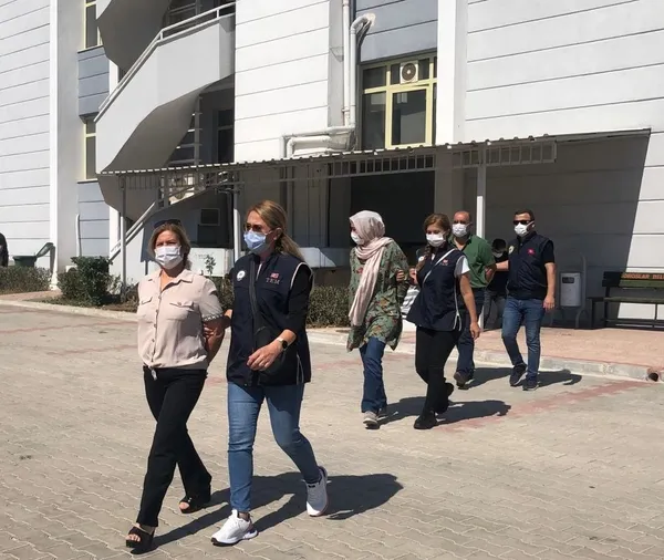 pkkkckya-yonelik-temizleme-operasyonunda-yakalanan-21-kisi-adliyeye-sevk-edildi-1659106054228.jpeg