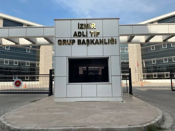 enerji-degil-olum-saciyor-uzmanlar-sabaha-konustu-izmirde-16-yasindaki-alp-sirek-hayatini-kaybetmisti-1762230511583.jpg Enerji değil ölüm saçıyor: İzmir'de 16 yaşındaki Alp Sirek hayatını kaybetmişti...
