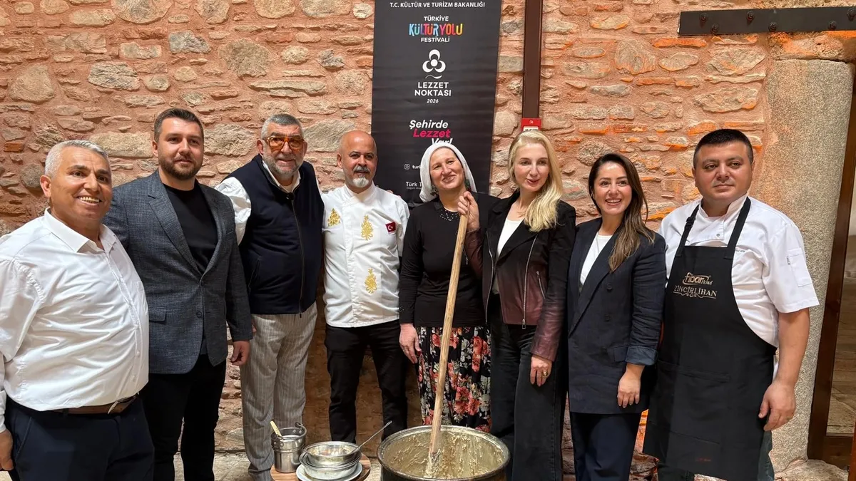 42 lezzet noktasıyla Aydın gastronomisi vitrine çıktı! Festival Aydın’a çok yönlü hareketlilik getirdi 42 lezzet noktasıyla Aydın gastronomisi vitrine çıktı! Festival Aydın’a çok yönlü hareketlilik getirdi