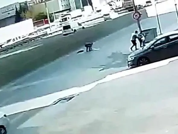 Kaçarken paraları yola saçıldı