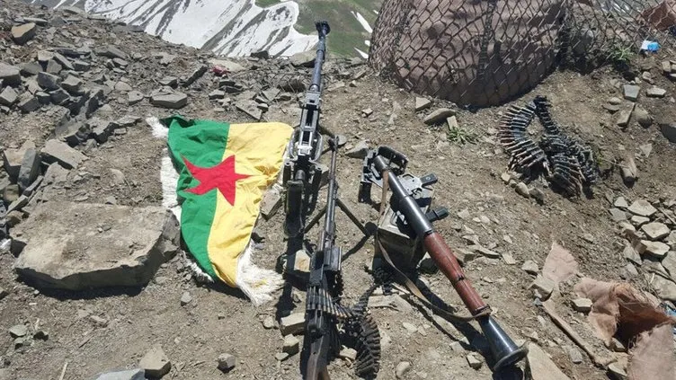 Uludere’de PKK’lıların kullandığı mağara imha edildi