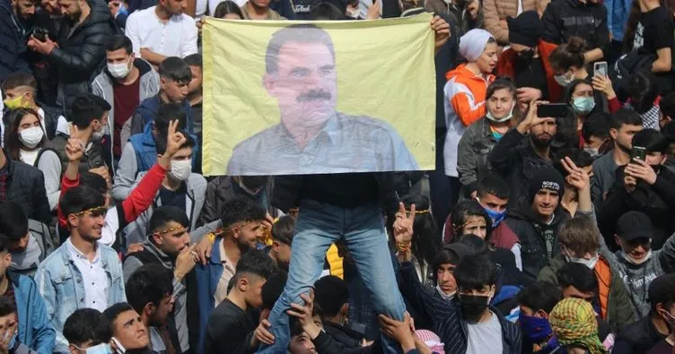 HDP’nin nevruz etkinliğinde terör örgütü propagandası! PKK elebaşı Öcalan lehine slogan atıldı