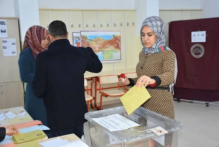 Türkiye sandık başında! 57 milyon seçmen tercihini yapıyor