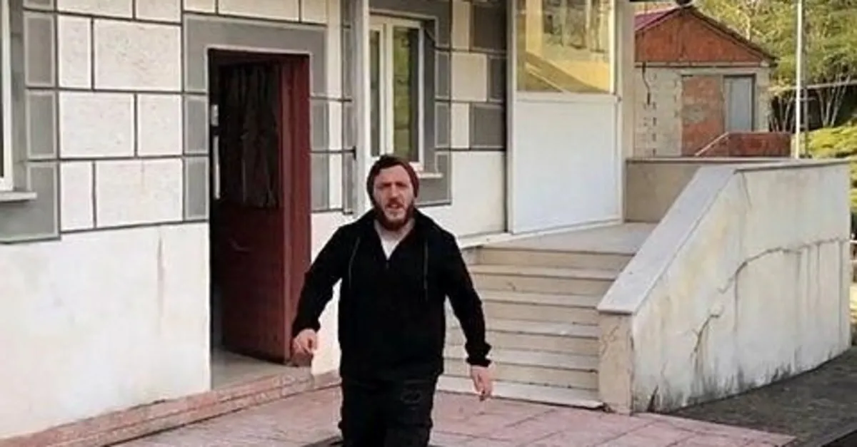 Camiden güldüren 'evde kalun' anonsu yapılan köyde, kimse dışarı çıkmıyor