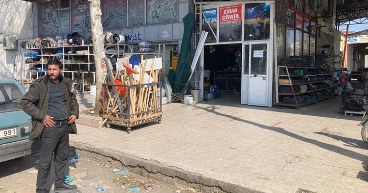 Dayanışmanın böylesi... Adıyaman esnafı: Vatandaşlar çadır kurarken lazım olan şeyler var