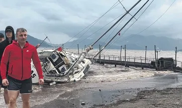 Ege’yi sağanak vurdu