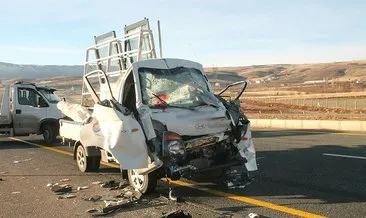 Elazığ’da pikap kamyona çarptı: 2 yaralı