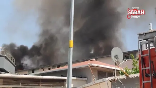 Sultangazi'de ayakkabı imalathanesinin deposunda yangın | Video
