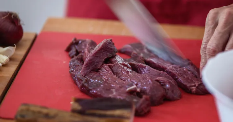 Tam kıvamında lokum gibi kurban eti kavurma nasıl yapılır? Kurban Tam kıvamında lokum gibi kurban eti kavurma nasıl yapılır? Kurban