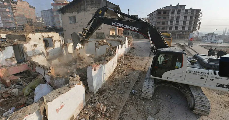 Yeşilyurt’ta 178 metruk bina yıkıldı