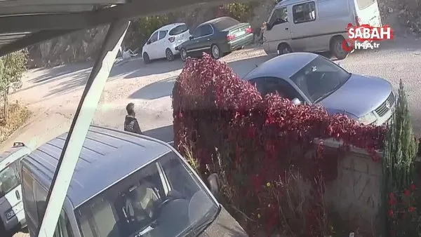 ATV'nin park halindeki otomobile çarpma anı kamerada | Video