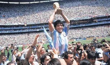 Dünya futbolu 10’a ağlıyor! Arjantinli efsane Diego Maradona hayatını kaybetti
