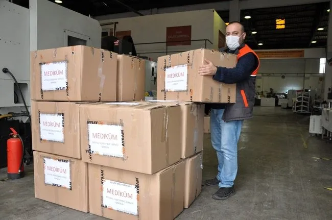 MEDİKÜM’den İzmir’e 27 bin maske yardımı