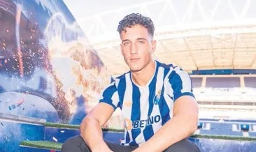 Deniz Kartal’a Gül’ümsedi!