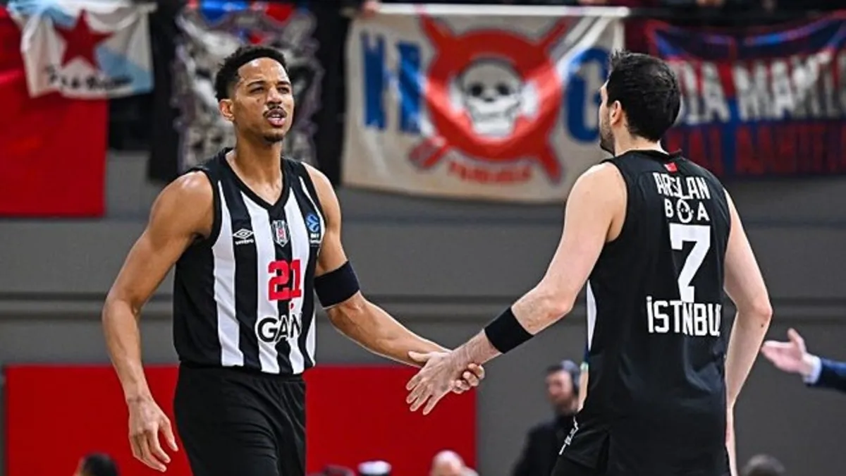 Beşiktaş’tan, Panionios taraftarlarının açtığı pankarta tepki! Beşiktaş’tan, Panionios taraftarlarının açtığı pankarta tepki!