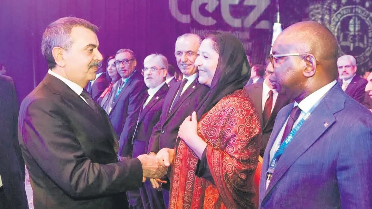 Türkiye Eğitim Teknolojileri Zirvesi ve Fuarı'nda katılımcılar