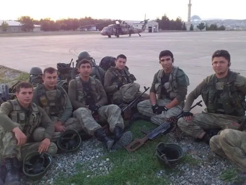 17 şehitten geriye bu fotoğraflar kaldı