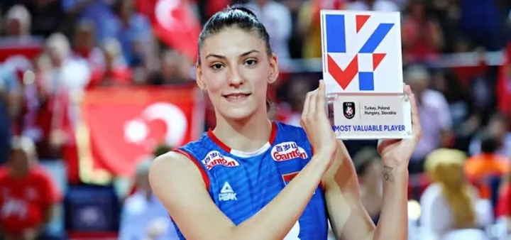 eczacibasinin-yildizi-boskovic-sabah-spora-konustu-istanbula-asigim-1684394168439.jpg