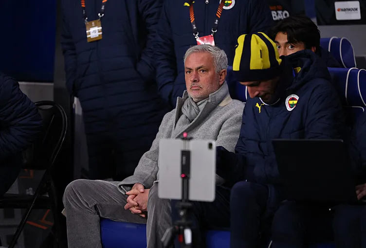 Son dakika haberi: Fenerbahçe’de bitmeyen belirsizlik! Yıldız oyuncu ne yapacağını bilemiyor...