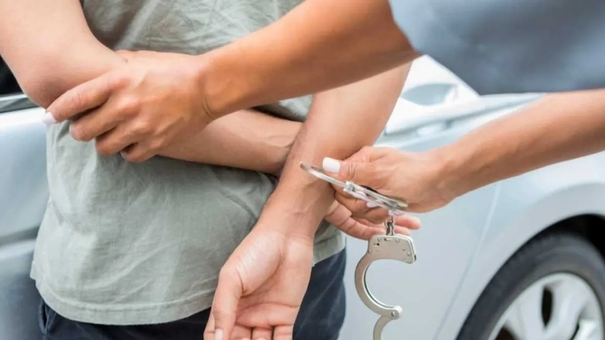 İstanbul merkezli 6 ilde ilaç operasyonu! Sahte reçeteyle yurt dışına ilaç kaçıran 19 kişi yakalandı İstanbul merkezli 6 ilde ilaç operasyonu! Sahte reçeteyle yurt dışına ilaç kaçıran 19 kişi yakalandı