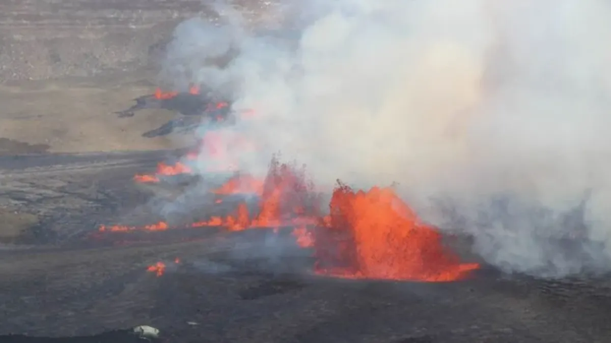 Hawaii’deki Kilauea Yanardağı yeniden lav püskürttü Hawaii’deki Kilauea Yanardağı yeniden lav püskürttü