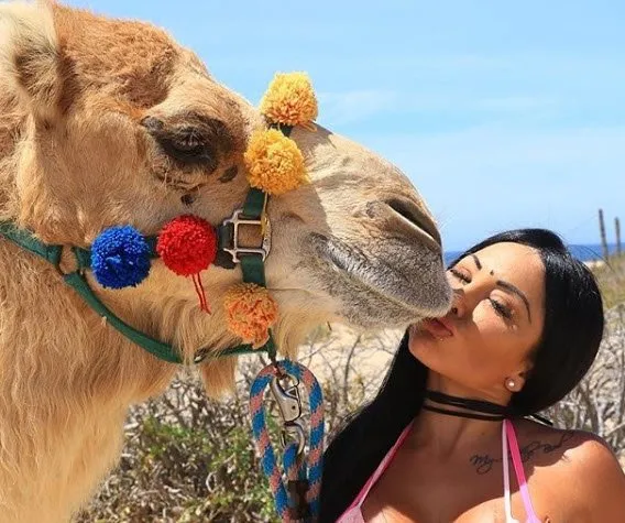 Nadinne Bruna, güzelleşmek isterken kör oldu!