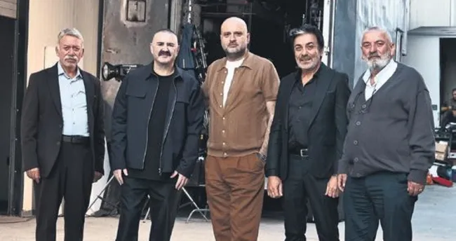 Dev kadroya dev afiş!