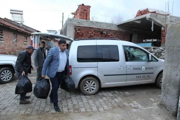 Sungurlu Belediyesi’nden Esme köyüne gıda yardımı