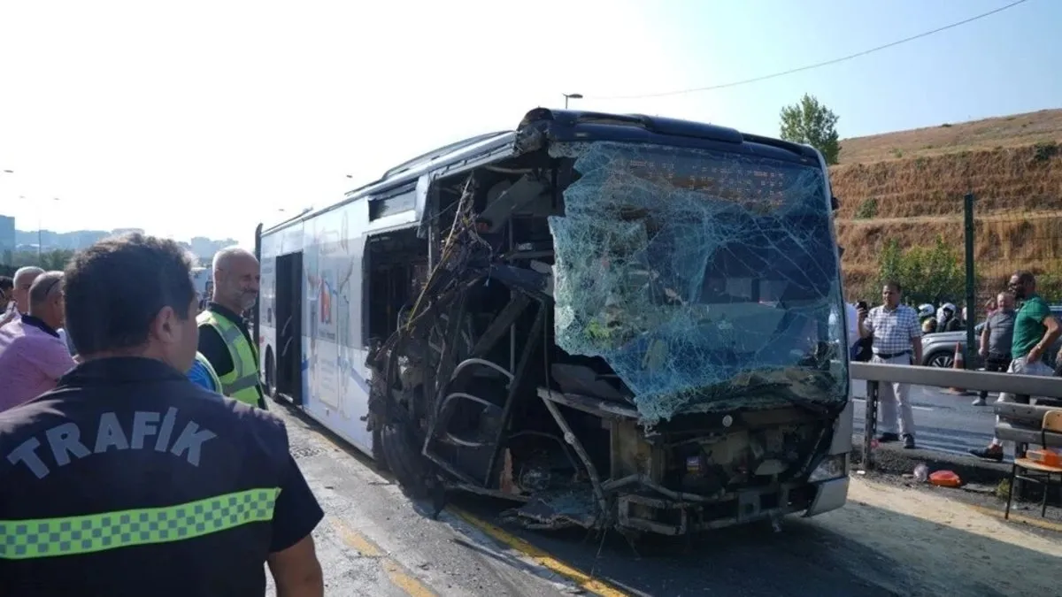 Küçükçekmece'deki metrobüs kazasına ilişkin 8 şüpheliden 5'i tutuklandı