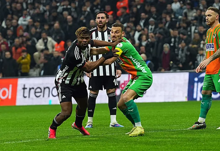 canli-super-ligde-besiktas-alanyaspor-maci-1770572597726.jpeg