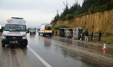 Son dakika: Adana’da servis midibüsü şarampole yuvarlandı: 15 öğrenci yaralı