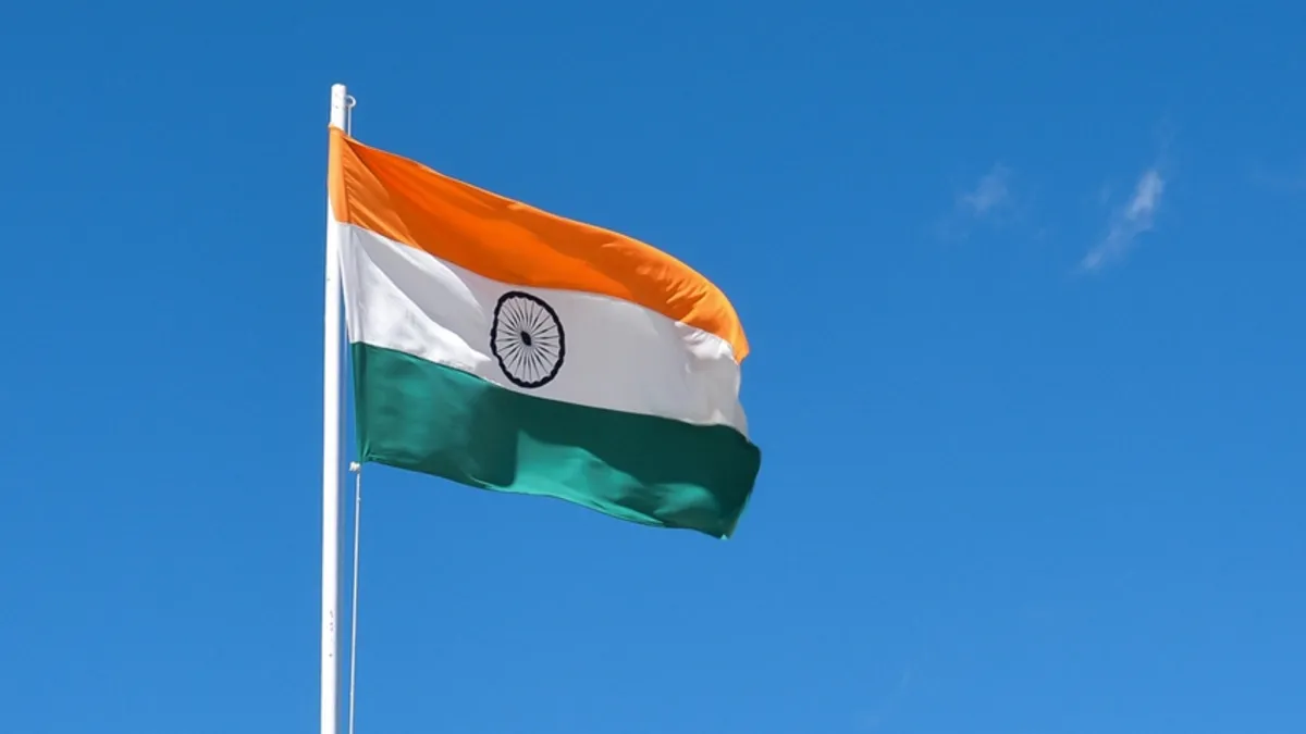 Hindistan'da inşaat halindeki köprü çöktü! 6 işçi hayatını kaybetti