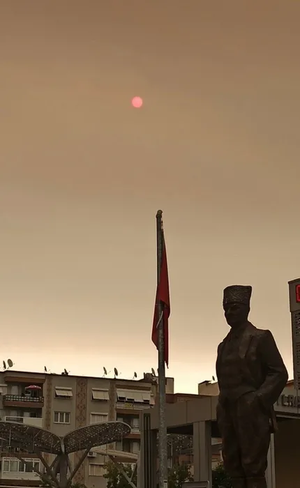 İzmir’de şaşkına çeviren görüntü: Deprem olacak sandık!