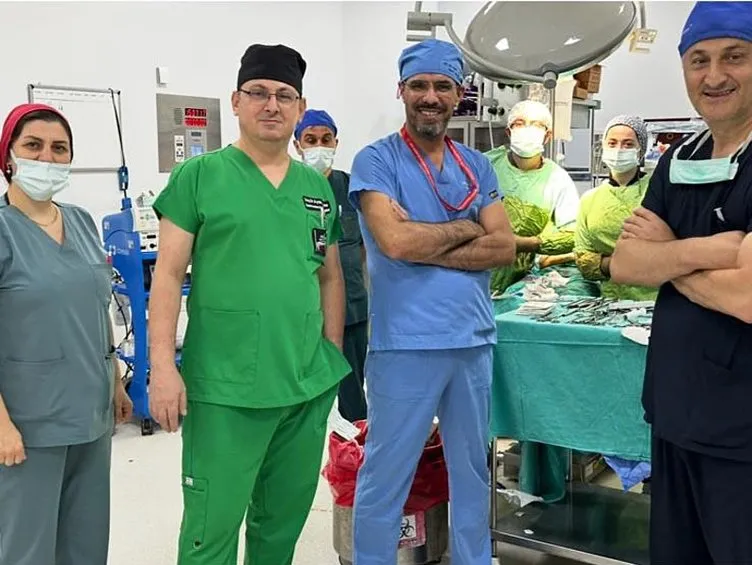 Şişlik sandı ama vücudundan çıkanlar şoke etti: Tam 90 cm... Böylesi tıp tarihinde görülmedi