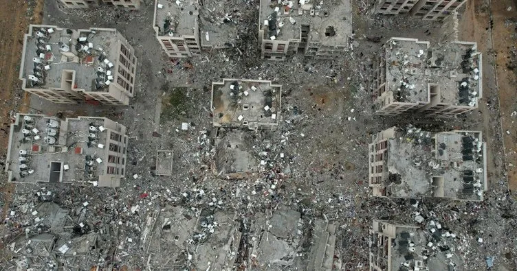 İsrail’in saldırılarında yıkılan binaların enkazından 160 kişinin daha naaşı çıkarıldı