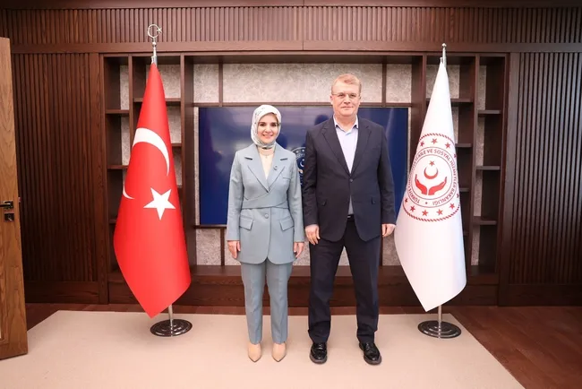 Aile Bakanı Mahinur Özdemir Göktaş'tan kadınlara doğum izni müjdesi: Meclis'e sunulacak!