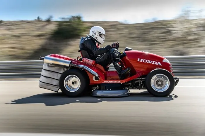 Honda’dan çim biçme makinesi ile dünya rekoru