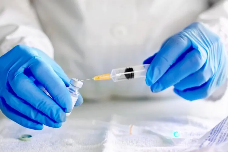 Türk bilim insanı Uğur Şahin koronavirüs aşısı için tarih verdi! ’Aşı mükemmele yakın’