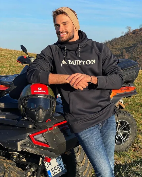 Aşk-ı Memnu’nun Bülent’iydi! Batuhan Karacakaya’nın sevgilisini görenler bir daha baktı